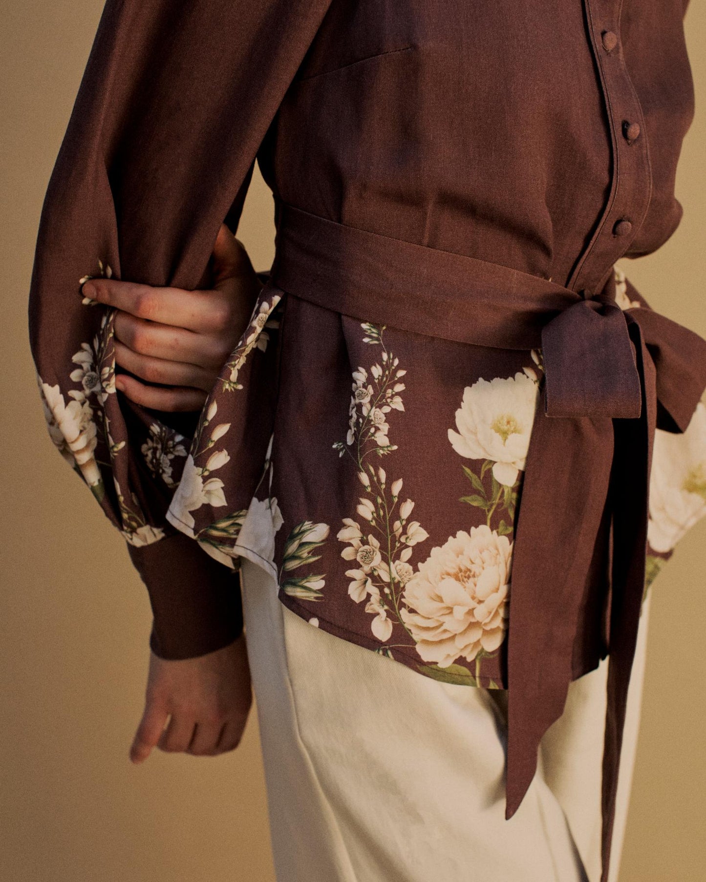 The Roxie Shirt in the Botanical Beauty Print